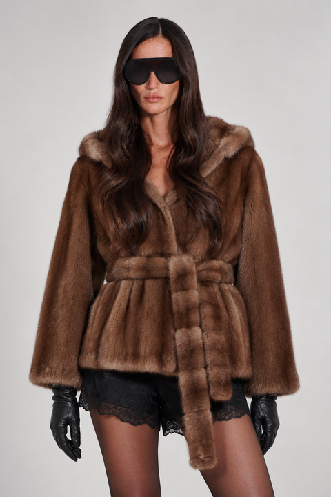 Chaqueta con capucha de piel de visón
